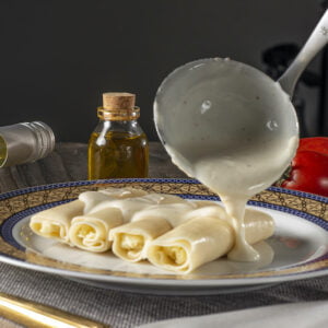 Canelone (Molho ao Sugo ou Molho Bechamel)