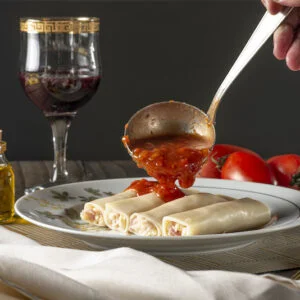 Canelone (Molho ao Sugo ou Molho Bechamel)