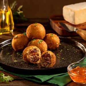 Bolinho de Costela Angus & Queijo Brie